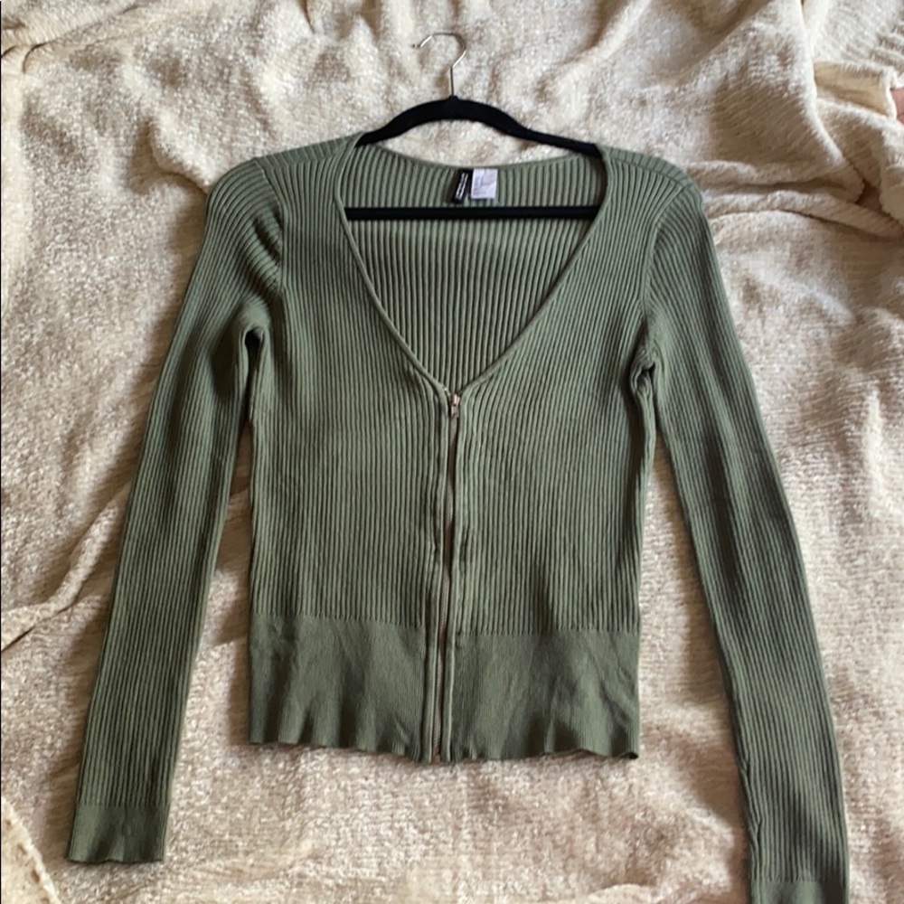 H&M Divided V-Neck Front ZIP Sweater